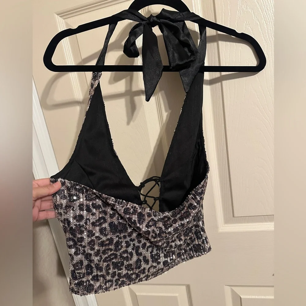 Nasty Gal Sequin Animal Print w Satin Halter Crop Top, Black, Sz Small, NWOT - Picture 4 of 11
